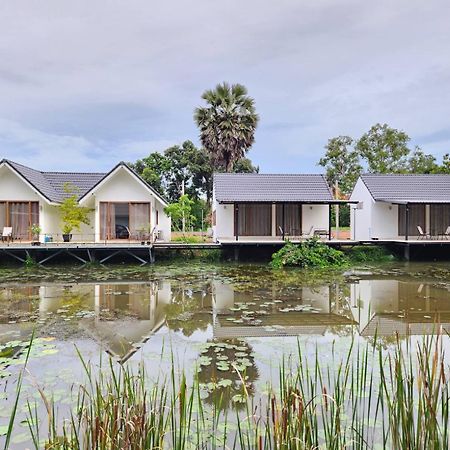 The Duck Cafe And Resort Трат Екстер'єр фото