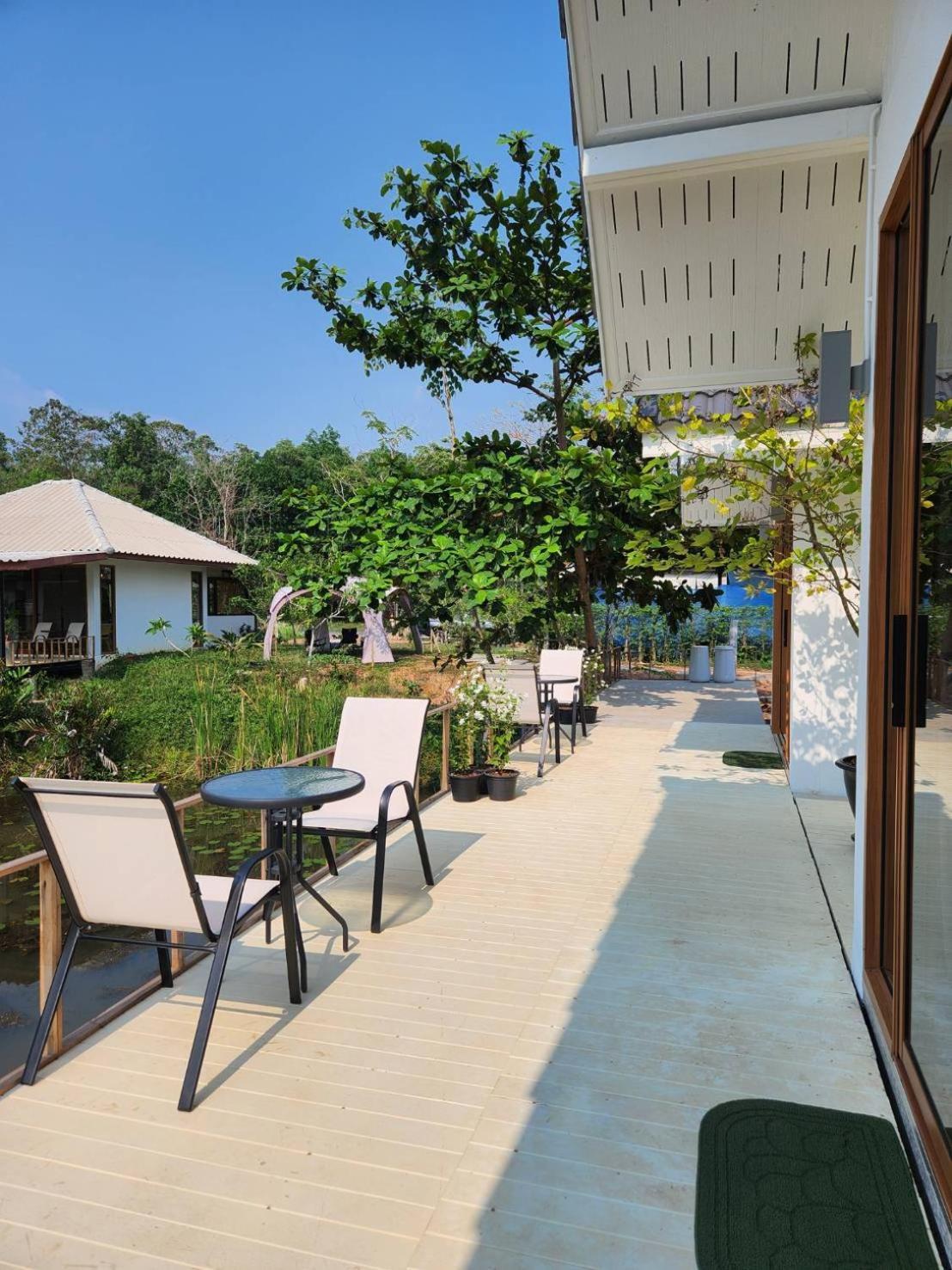 The Duck Cafe And Resort Трат Екстер'єр фото